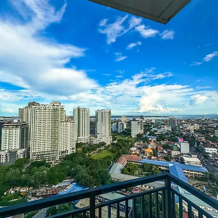 Warm And Cozy Studio With Balcony